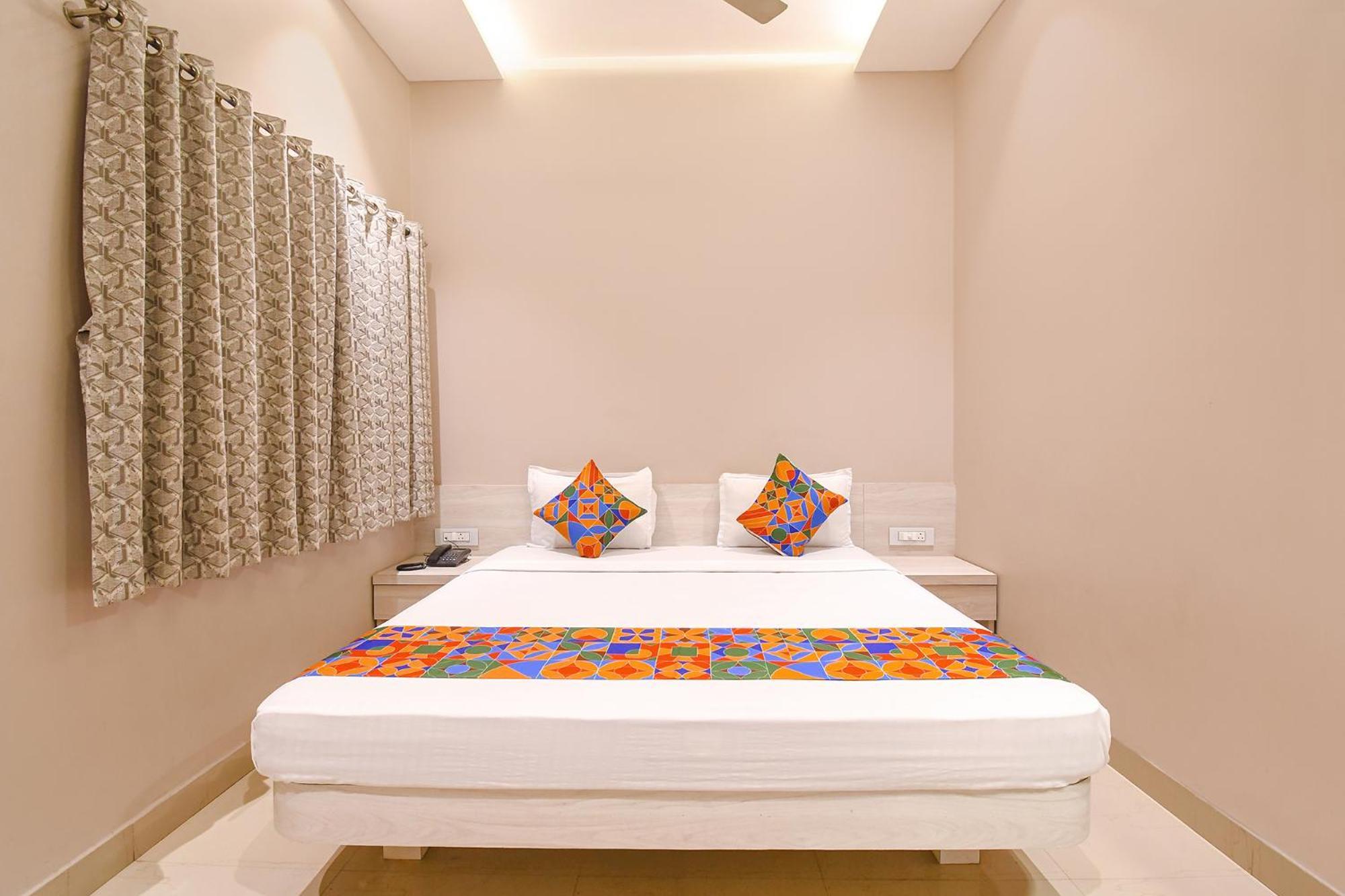 Fabhotel Kitchen Q Inn - Belaghata Колката Екстериор снимка