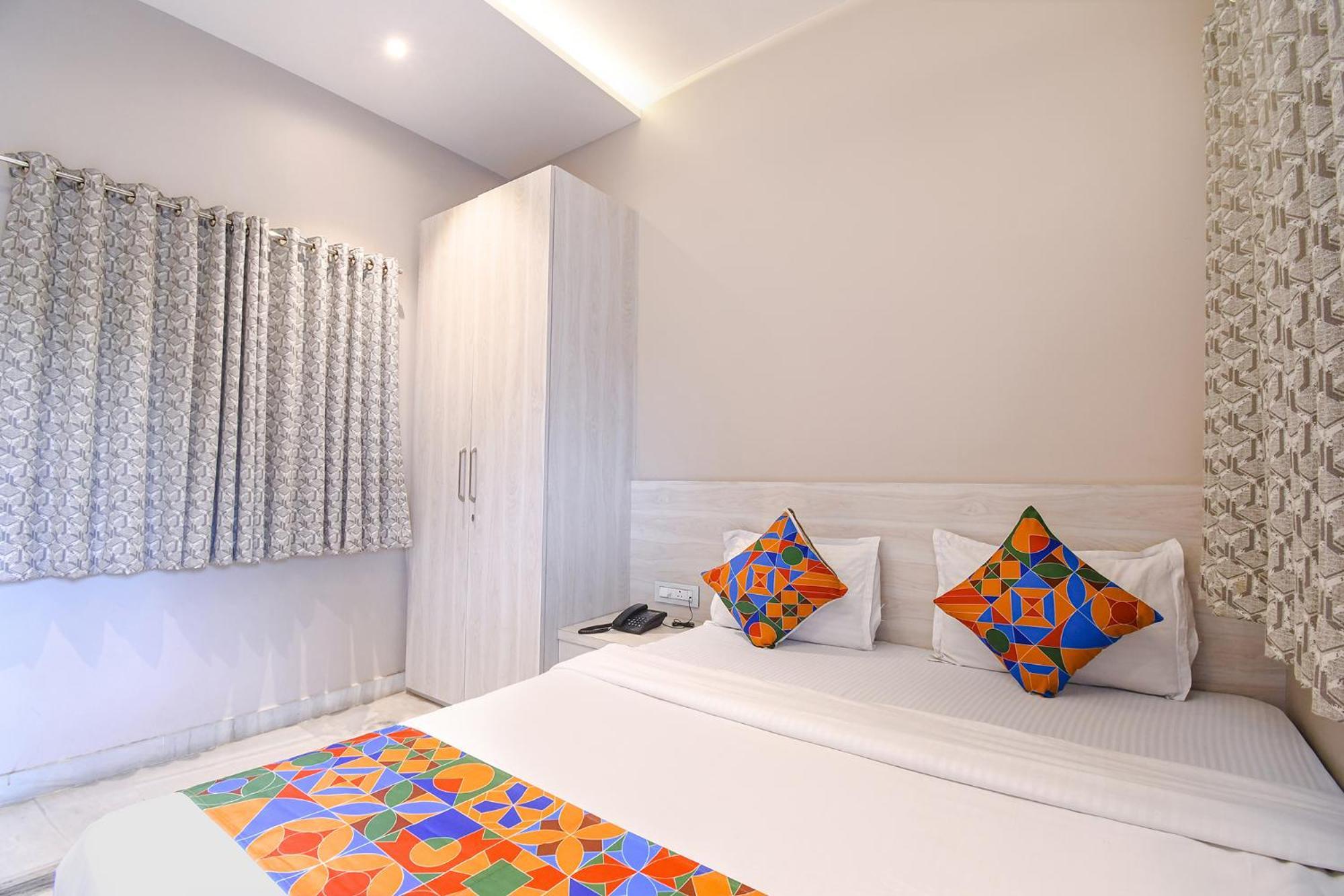 Fabhotel Kitchen Q Inn - Belaghata Колката Екстериор снимка