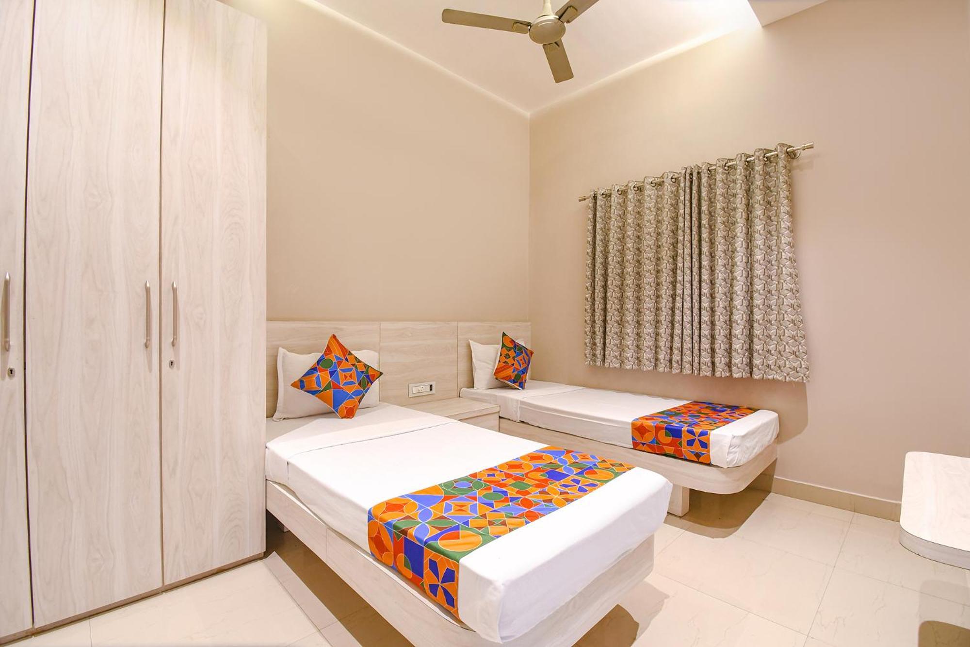 Fabhotel Kitchen Q Inn - Belaghata Колката Екстериор снимка