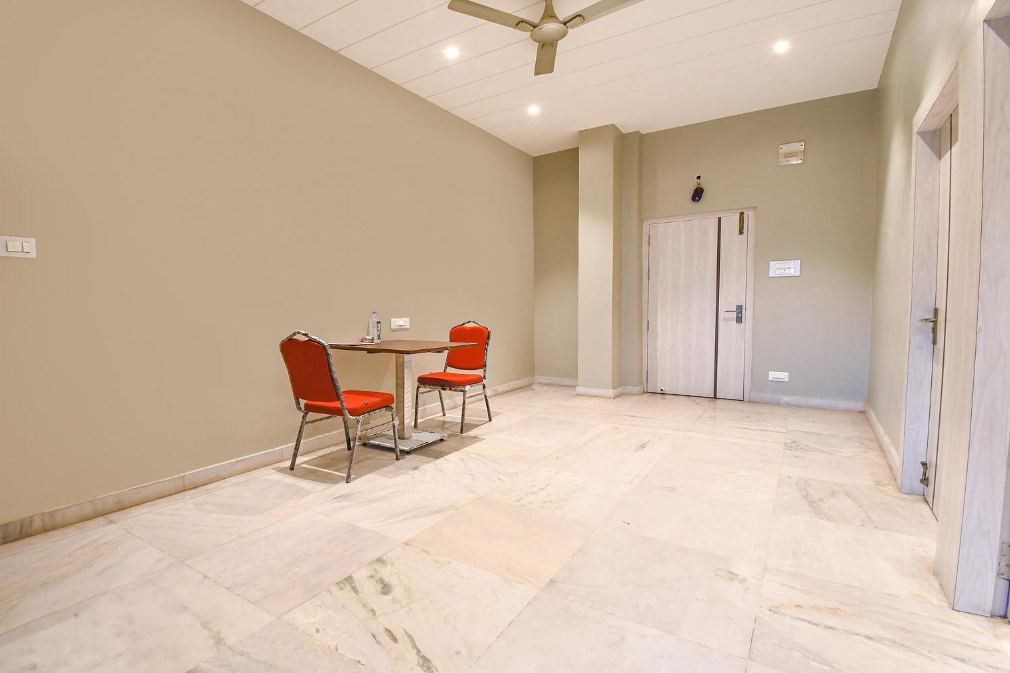 Fabhotel Kitchen Q Inn - Belaghata Колката Екстериор снимка