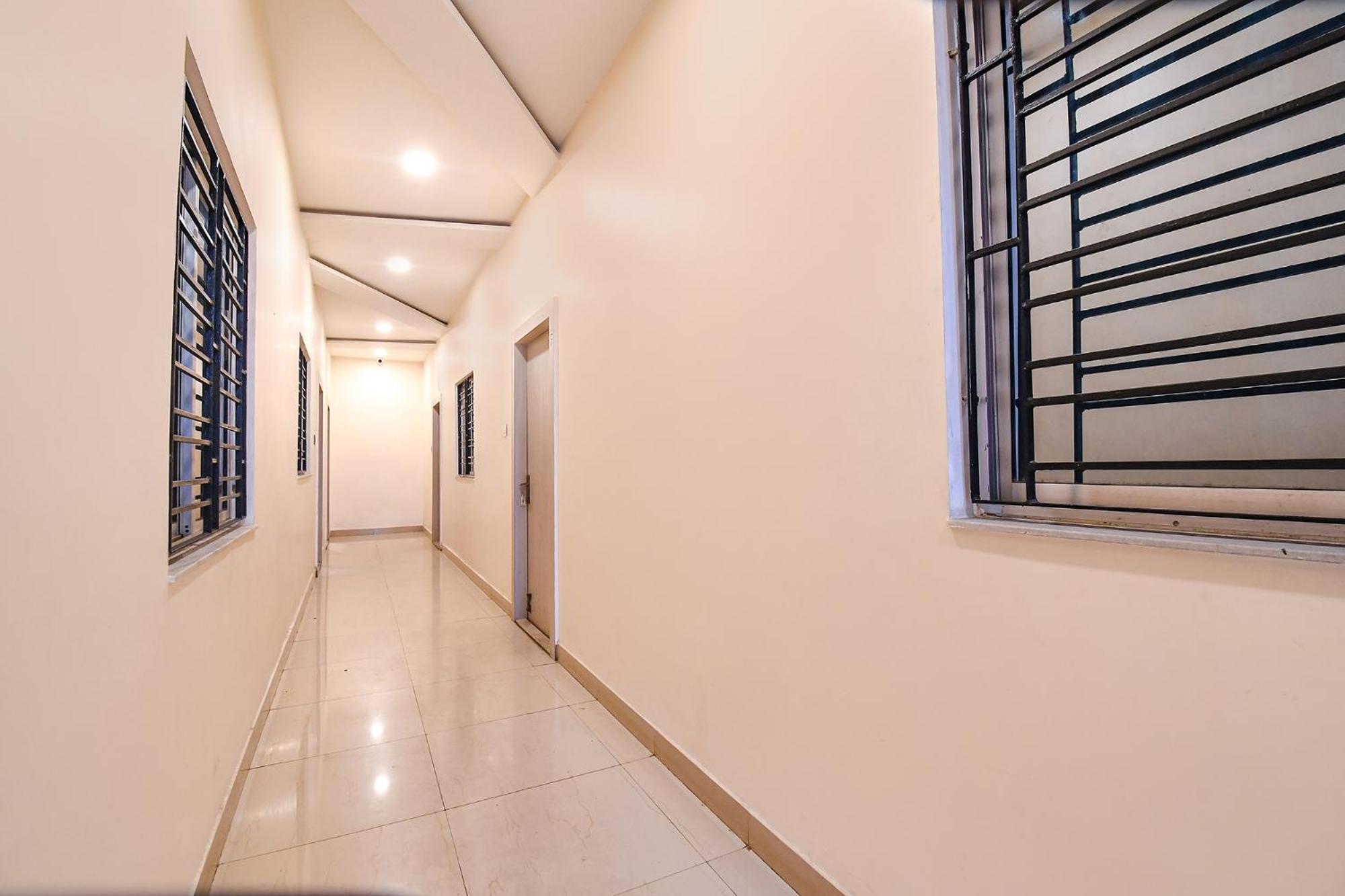Fabhotel Kitchen Q Inn - Belaghata Колката Екстериор снимка