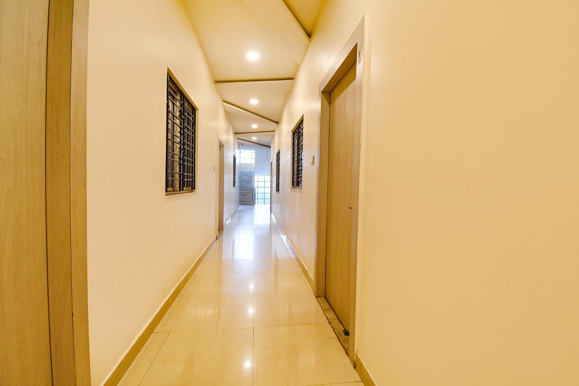 Fabhotel Kitchen Q Inn - Belaghata Колката Екстериор снимка
