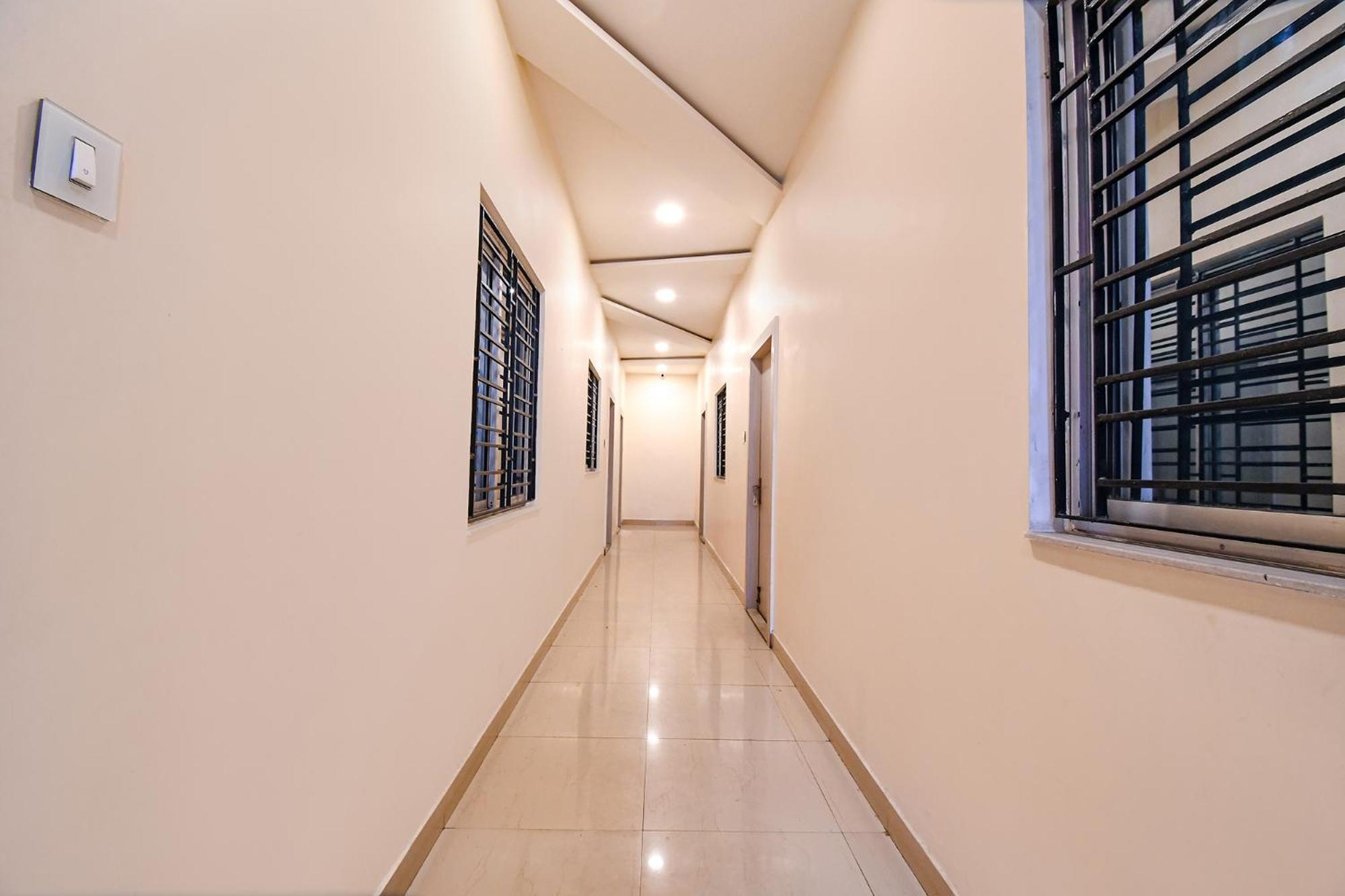 Fabhotel Kitchen Q Inn - Belaghata Колката Екстериор снимка