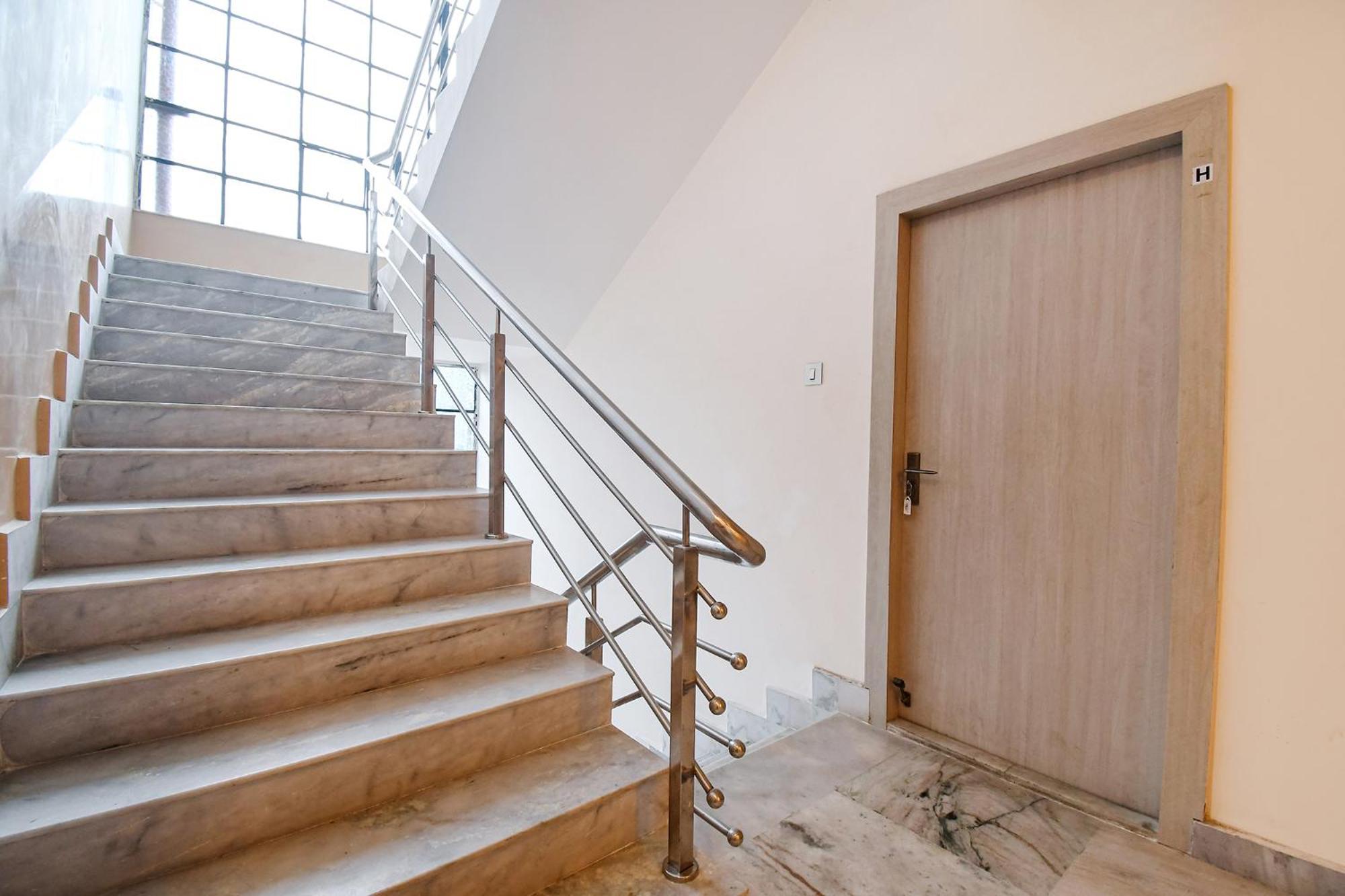 Fabhotel Kitchen Q Inn - Belaghata Колката Екстериор снимка